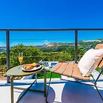 Villa Sky High