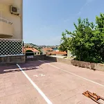 Apartment Antej - One Bedroom Apartment With Terrace And City View