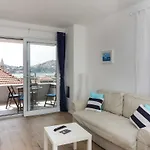 Apartments Villa Karmen - Two-Bedroom Apartment With Balcony And Sea View Lu I