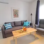 Holiday Home Rosemary-Three Bedroom Holiday Home With Terrace And Partial Sea View