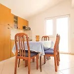 5 Bedroom Pet Friendly Home In Banj