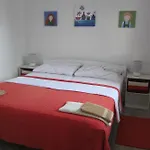Ferienhaus Mit Ueberdachter Terrasse Und Meerblick