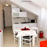 Arta Apartments